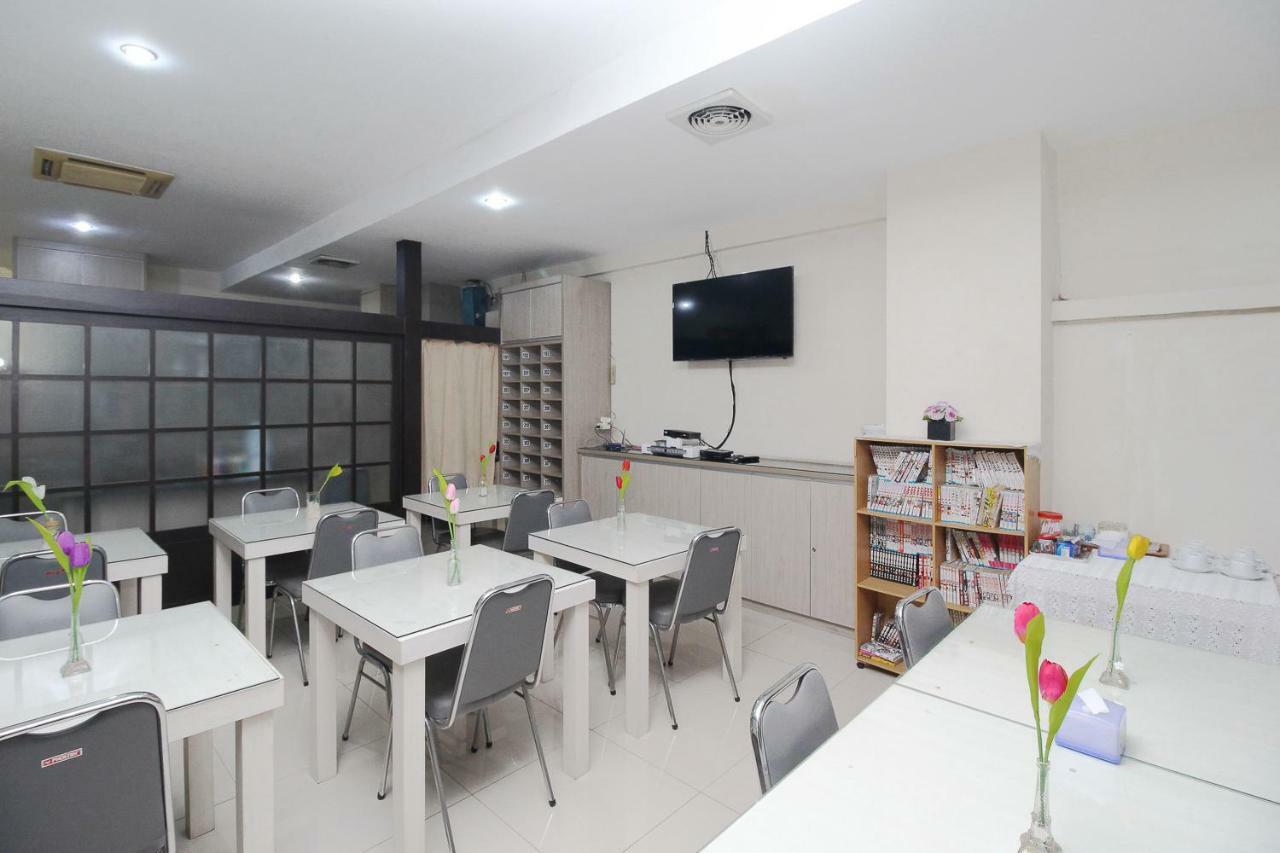Blossom Resident Blok M Джакарта Екстериор снимка
